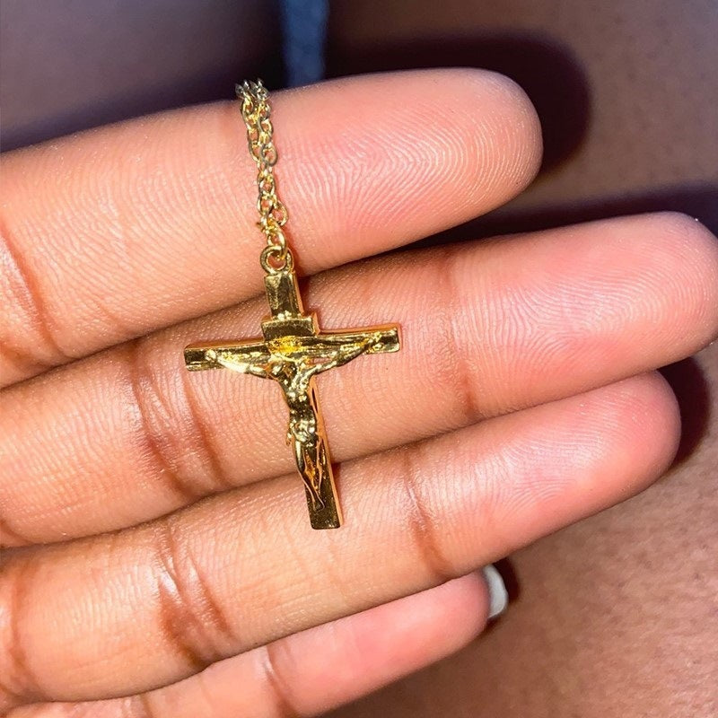 Men’s Cross Pendant Necklace – Trendy Jewelry