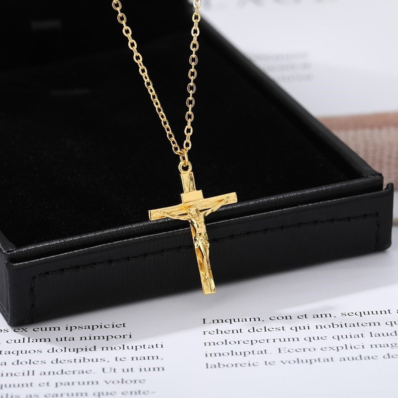 Men’s Cross Pendant Necklace – Trendy Jewelry