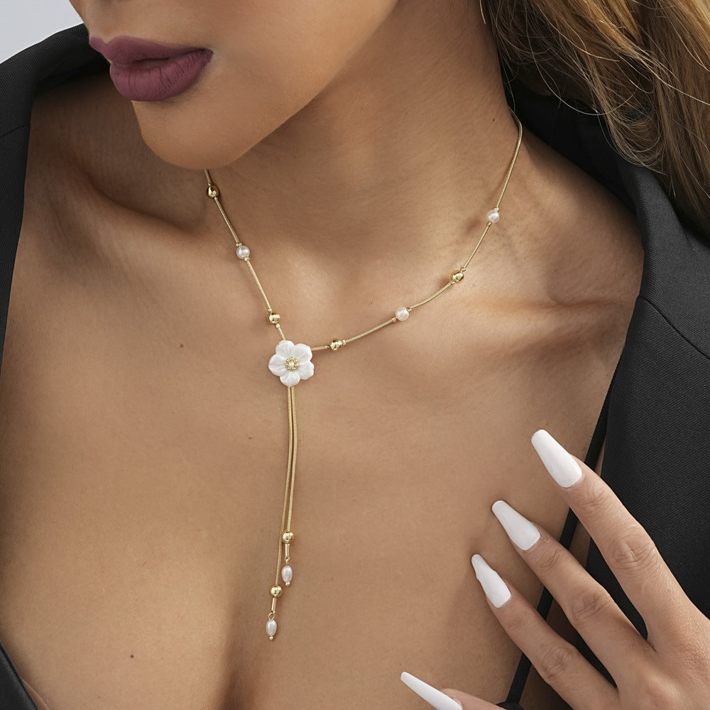 Resin Flower Tassel Pendant Necklace – Asymmetric Elegant Jewelry